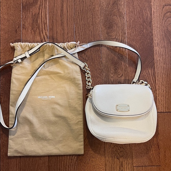 Michael Kors Cream Crossbody with Gold Hardeware - Picture 1 of 7